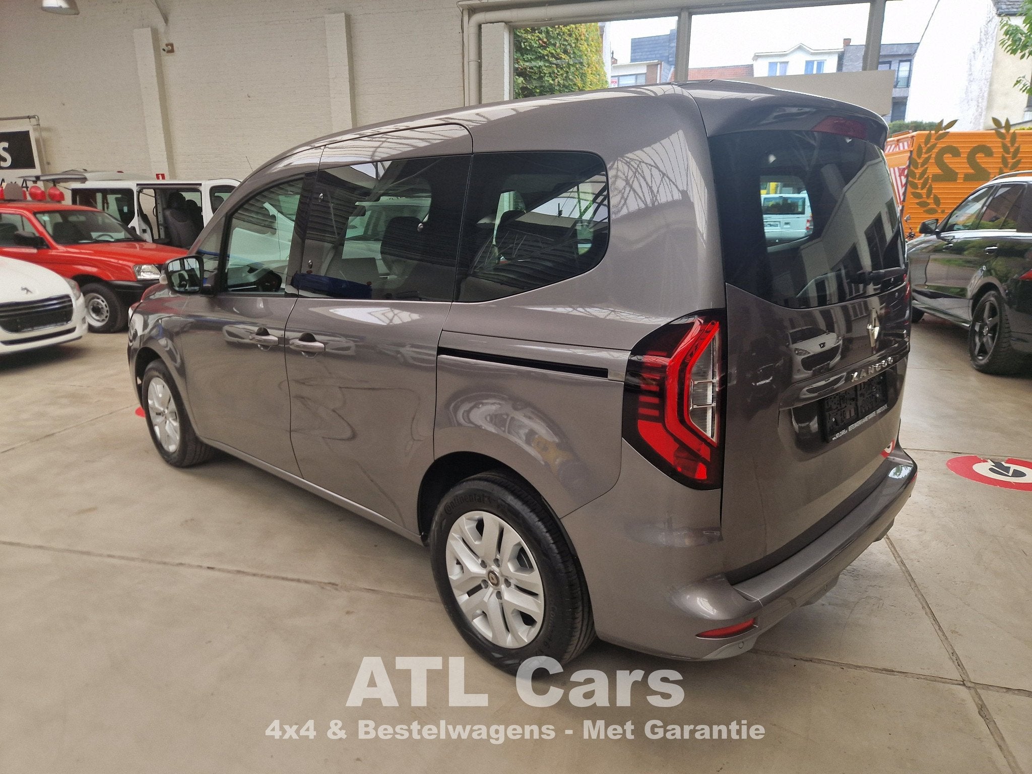 Renault Kangoo 1.4 BENZINE | EURO 6 | AIRCO | 1J GARANTIE, Auto's, Voorwielaandrijving, Monovolume, Gebruikt, 4 cilinders