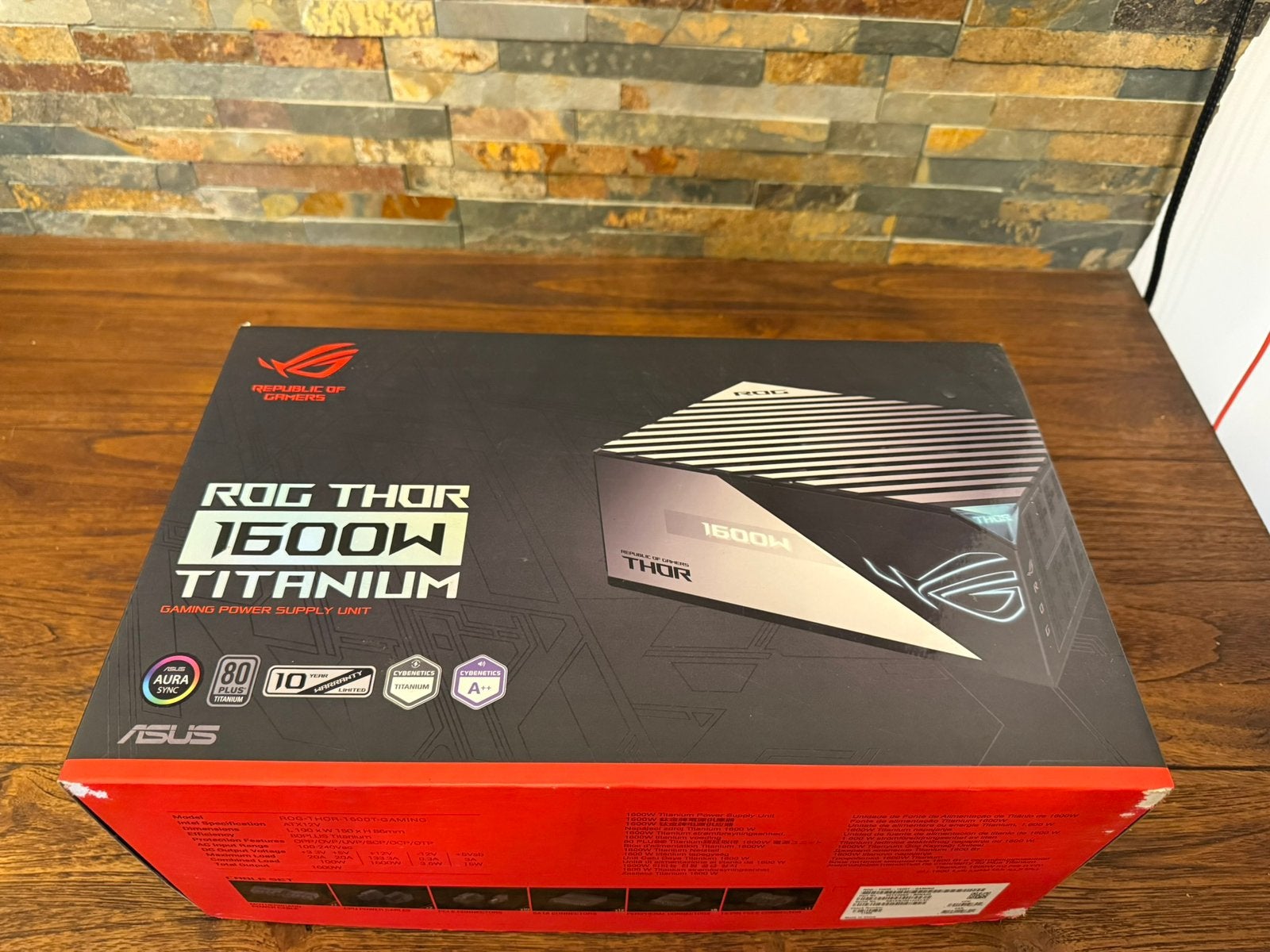 ASUS ROG Thor Titanium 1600W II, Computers en Software, Noodvoedingen (UPS), Ophalen of Verzenden, Zo goed als nieuw