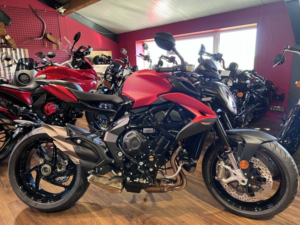 MV Agusta Brutale 800, Motoren, Meer dan 35 kW, 800 cc, Handgeschakeld, Naked bike