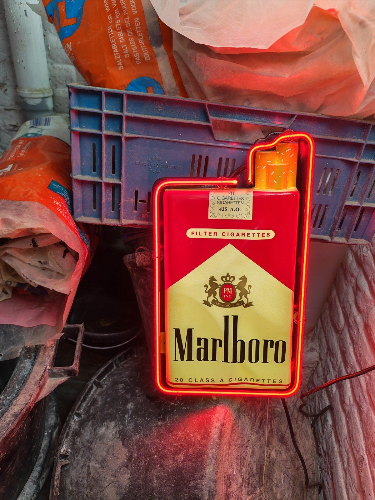 Enseigne lumineuse néon Marlboro Original, Enlèvement