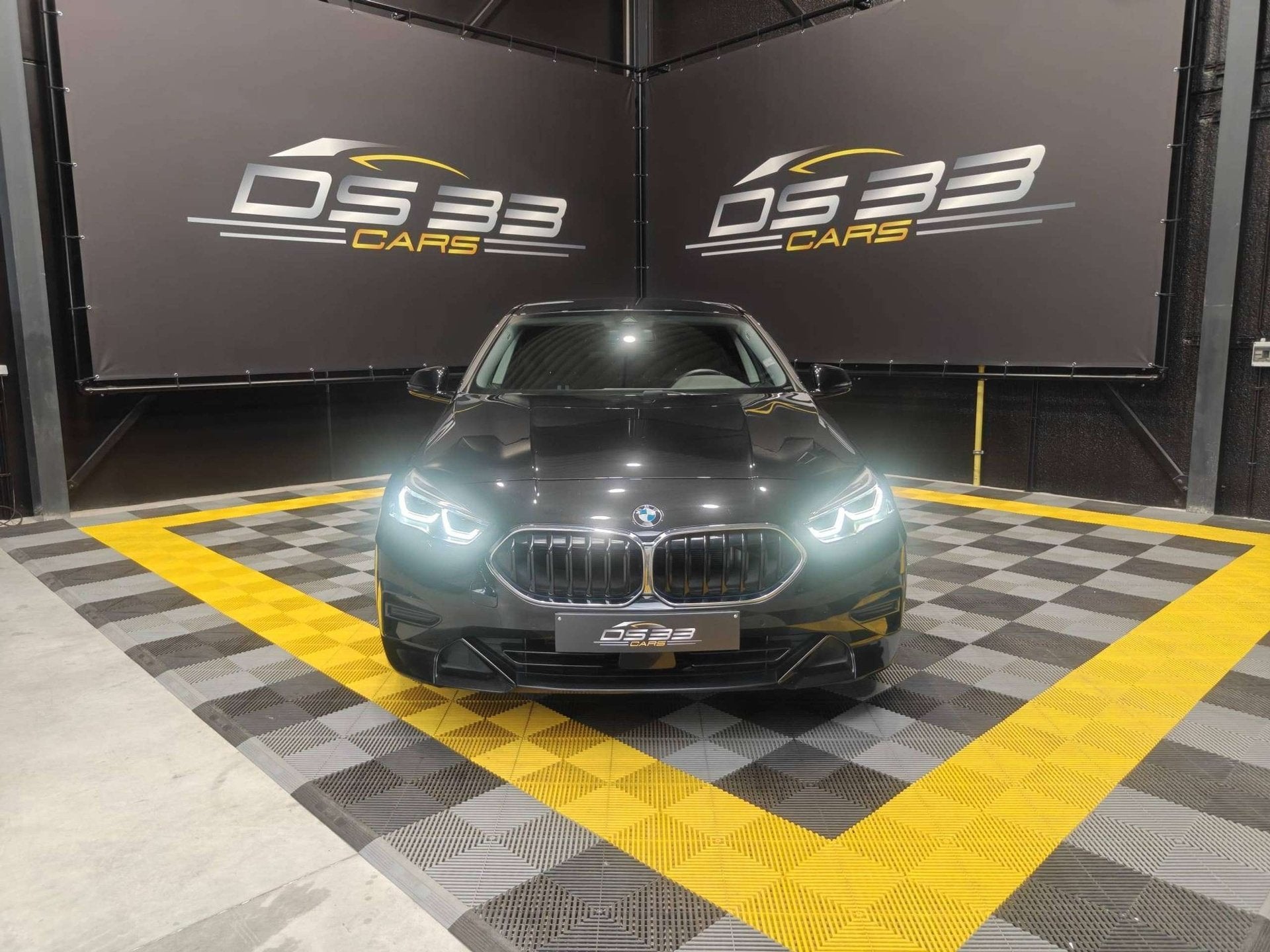 BMW 218 Gran Coupé 218iA SPORT/LED/ZV/Cruise/PDC/Apple/AMBI, Auto's, Gebruikt, Zwart, 1905 kg, 136 pk