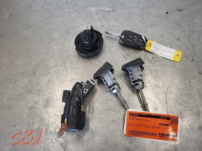 Kit serrure d'un Peugeot Partner, -, 3 mois de garantie, Utilisé, -