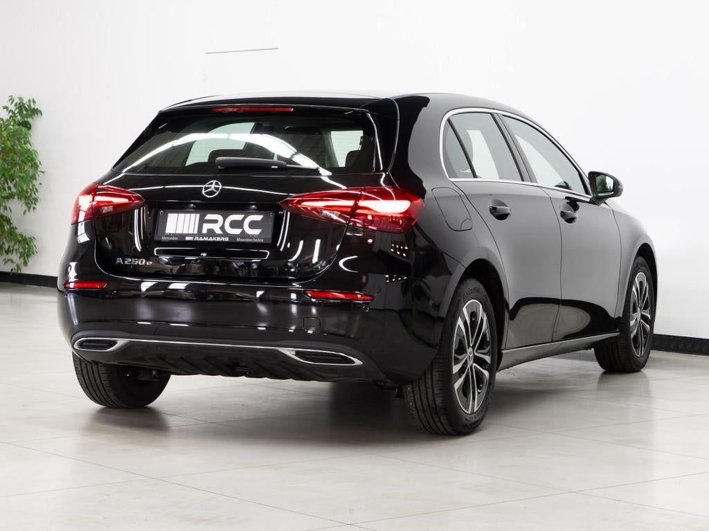 Mercedes-Benz A 250 e Progressive Camera LED Widescreen, Auto's, Gebruikt, Zwart, 4 cilinders, https://public.car-pass.be/vhr/e4e58772-41fd-41ce-b5a0-90e99b0aeab2