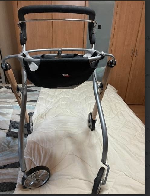Rollator, Diversen, Ophalen, Opvouwbaar, Zo goed als nieuw