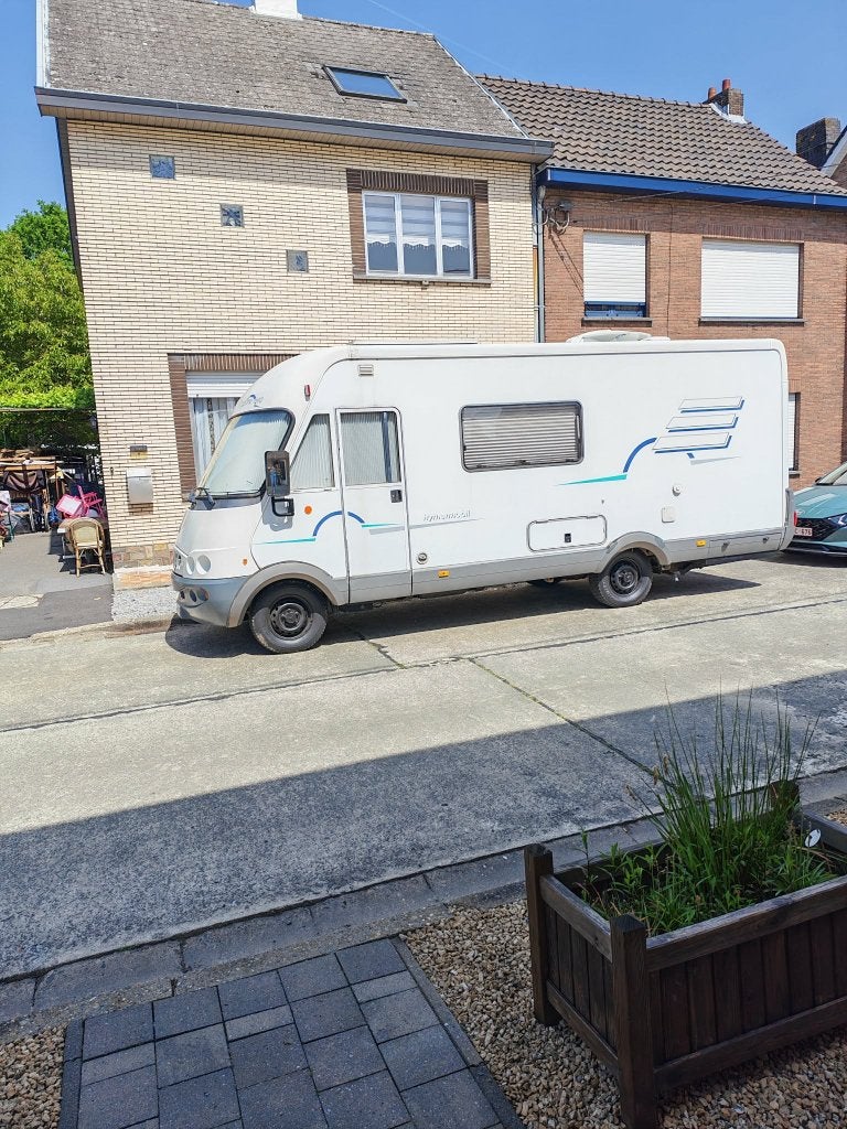Mercedes Hymer, Siège de train, Jusqu'à 5, Réfrigérateur, Toilette à cassette