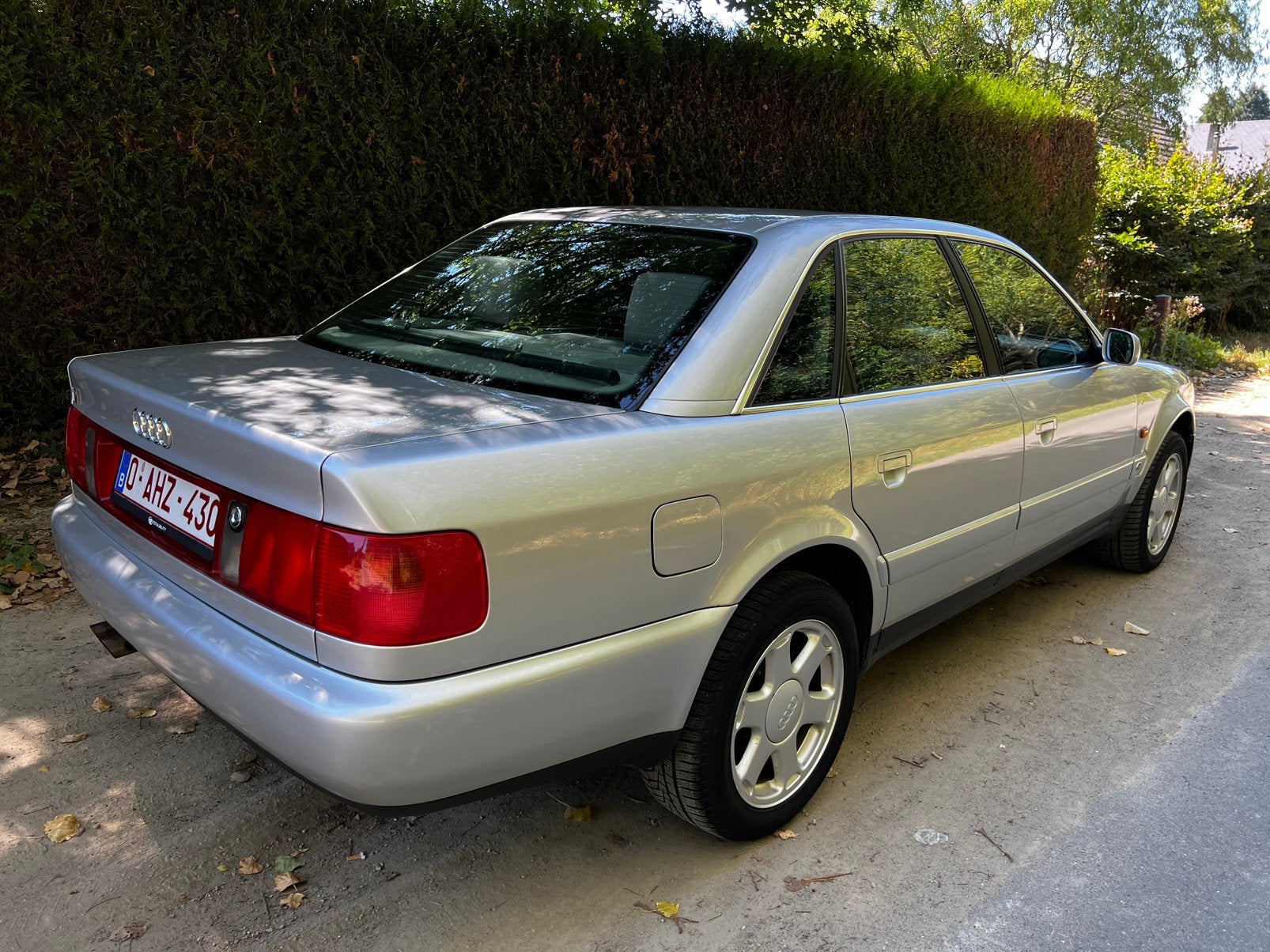 Mooie Audi oldtimer S6 4.2 V8 met 232 241 km, foto 5