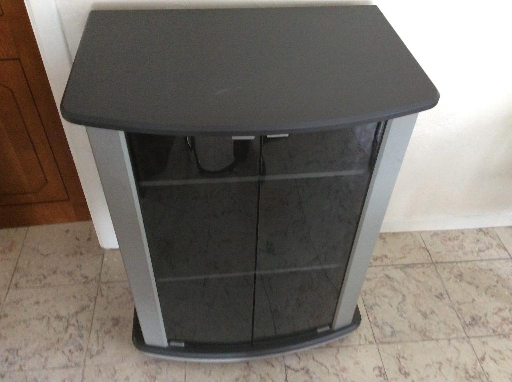 Stereokast afgesloten met 2 glazen deurtjes, Ophalen, Gebruikt, 50 tot 100 cm, Glas