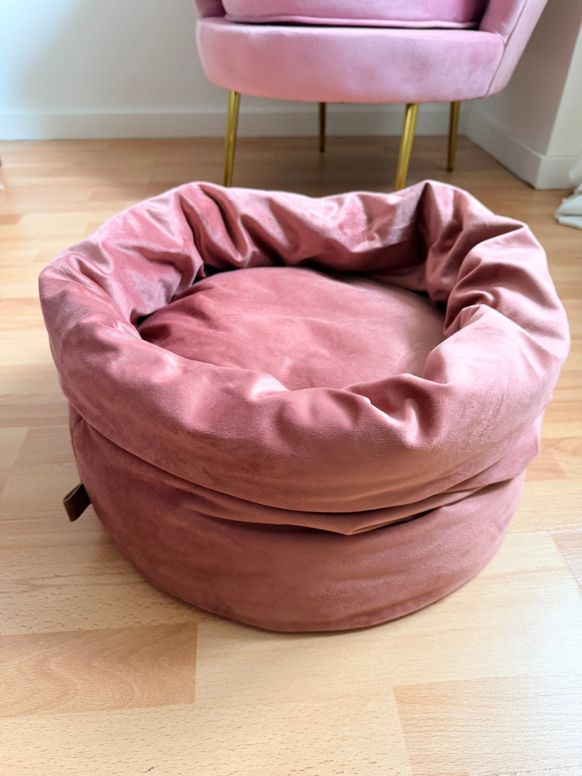 Designed by Lotte Fluco Velvet Kattenmand Oudroze – 46 cm, Ophalen, Zo goed als nieuw