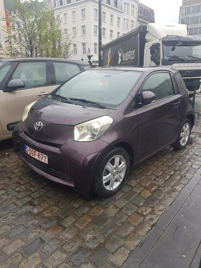 TOYOTA IQ, Autos, Toyota, Particulier, IQ, Essence, Euro 4, Coupé, 3 portes, Boîte manuelle, Autres couleurs, Noir, Tissu, Traction avant