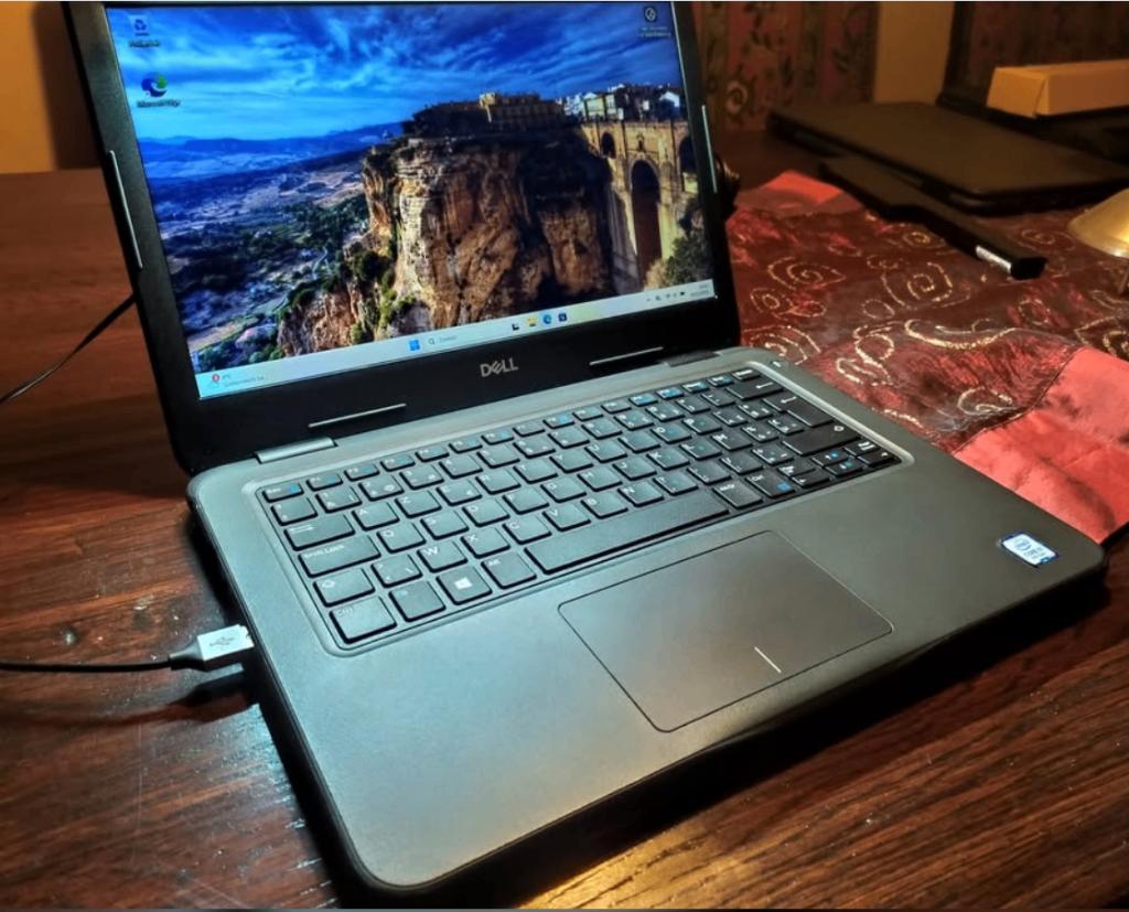 Dell laptop windows 11 en office 2024, Intel i3 core, 256 GB, 8 GB, 13 inch