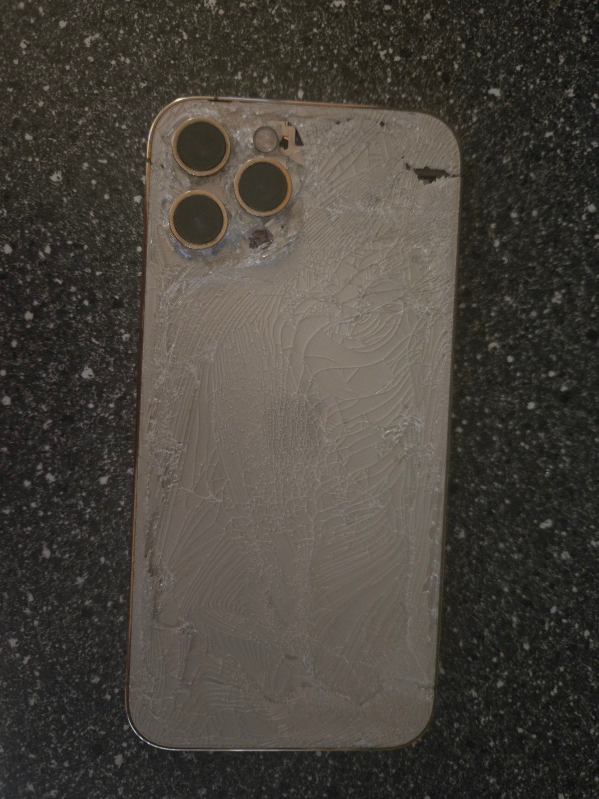 graag iemand die iphone pro max 13 kan herstellen, Enlèvement, IPhone 13