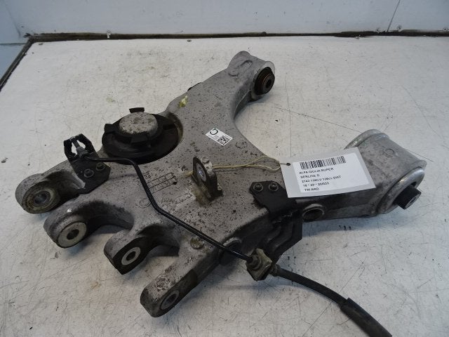 BRAS DE SUSPENSION ARRIÈRE DROIT Alfa Romeo Giulia (952), Utilisé, Alfa Romeo
