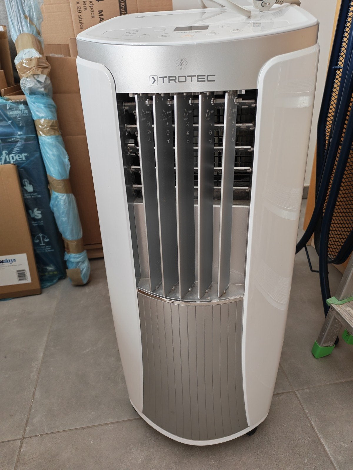 Climatiseur mobile  monobloc 3 en 1 TROTEC PAC 2010 E  impec, Classe énergétique A ou plus économe, Comme neuf, Enlèvement, Refroidissement et Déshumidification