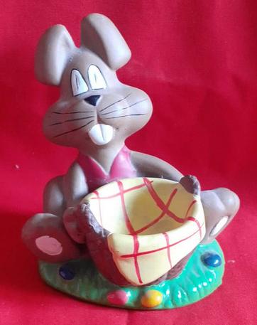 coquetier lapin veste rouge (1), Enlèvement ou Envoi, Comme neuf, Autres matériaux, Autres types