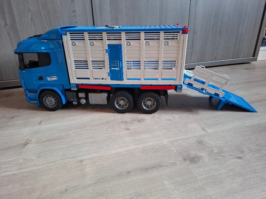 Bruder vrachtwagen dierenvervoer, Kinderen en Baby's, Ophalen, Zo goed als nieuw