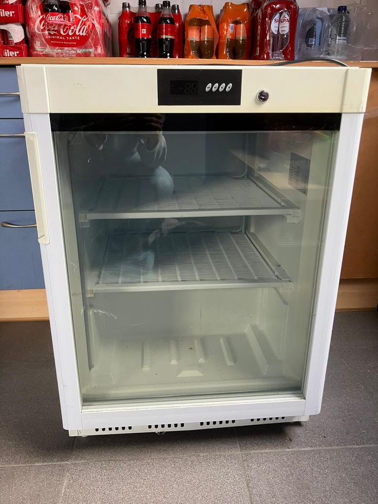Etalage diepvriezer ️, Elektronische apparatuur, Vriezers en Diepvrieskisten, Zo goed als nieuw, Ophalen, Vrieskast, 85 tot 120 cm