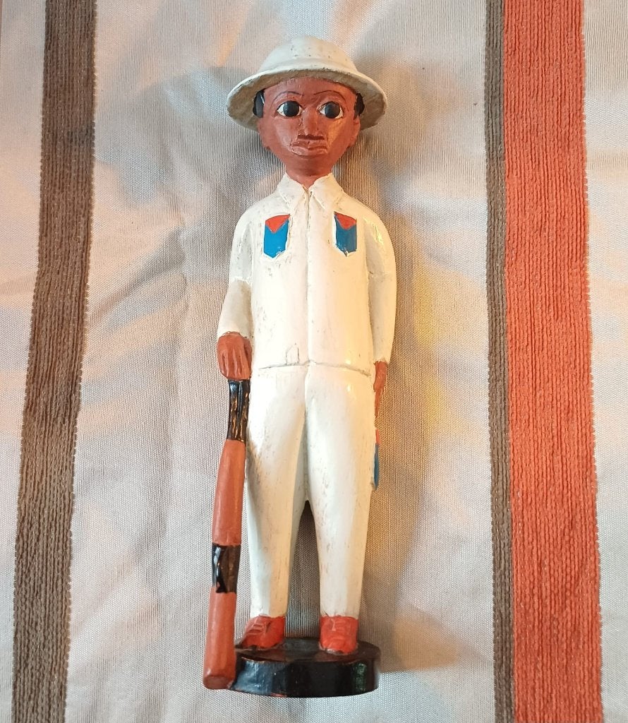 Statuette Colon Baoulé gendarme en bois Côte d’Ivoire, Antiquités & Art, Art | Sculptures & Bois, Bois, Autres sujets, Enlèvement