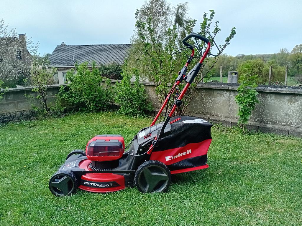 Tondeuse à gazon sans fil Einhell GP-CM, Jardin & Terrasse, Tondeuses à gazon, Tondeuses à gazon sur batterie, Tondeuse rotative