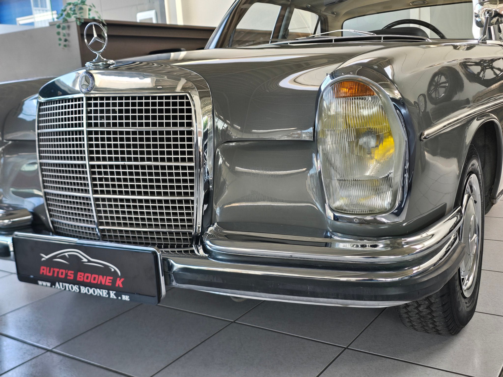 Mercedes-Benz 280 280 S / Oltimer 1969' / 6 Cilinder /, 4 deurs, Achterwielaandrijving, Bedrijf, Grijs