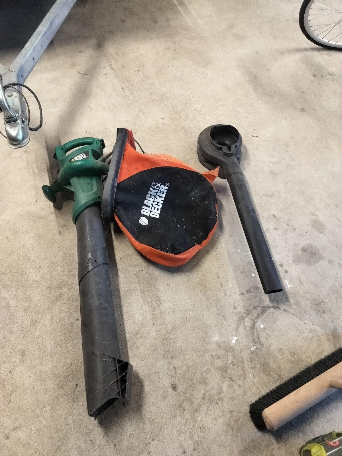 black & Decker bladblazer/zuiger, Ophalen