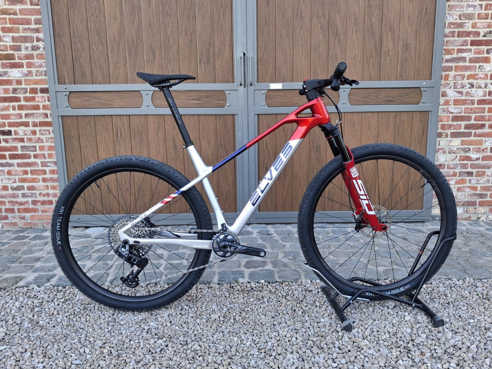Nieuwe Elves Nandor Pro 29 custom paint, Ophalen
