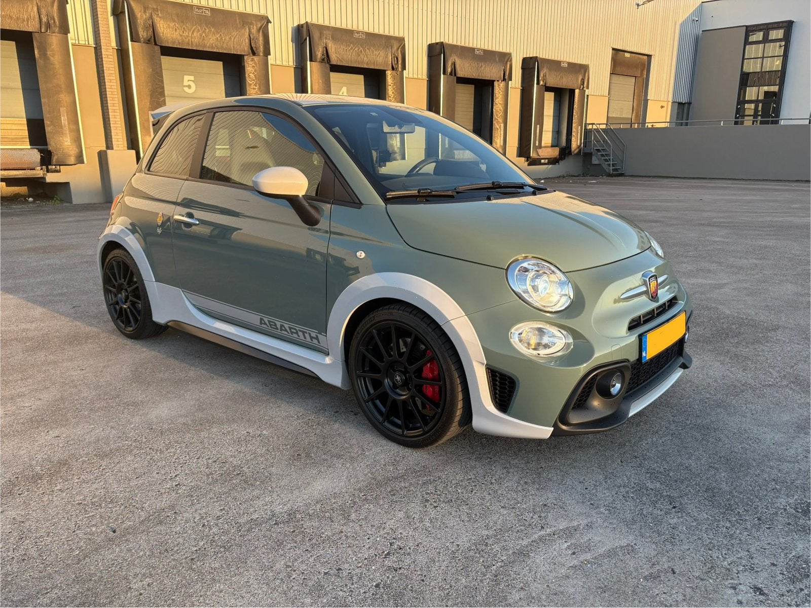 ABARTH 695 70 Anniversary Esseesse Sabelt Xenon Brembo 1949, Autos, Achat, Euro 6, Boîte manuelle, Entretenue par le concessionnaire