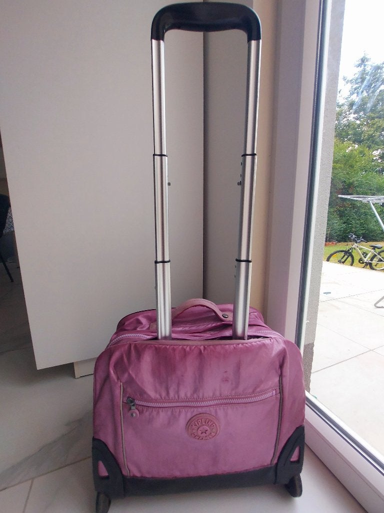 Grand Cartable kipling roulettes rose métallique, Bijoux, Sacs & Beauté, Sacs | Cartables, 30 à 40 cm, Rose, 30 à 40 cm, Enlèvement