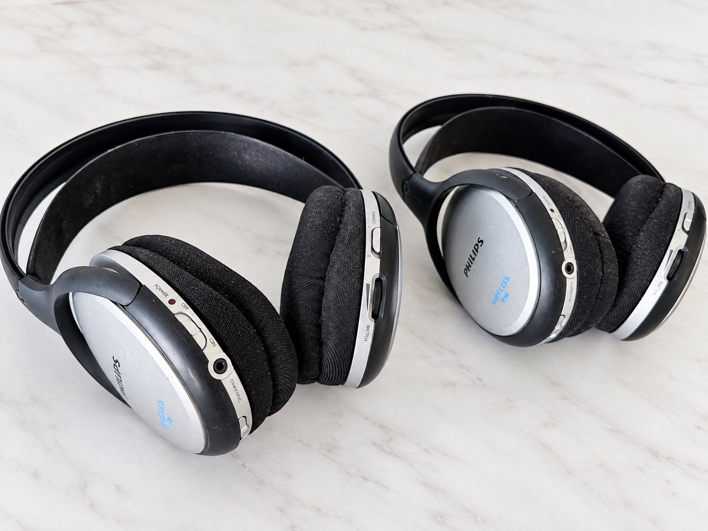 Philips SHC5102/10—2 draadloze FM-tv-headsets + basisstation, Philips, Gebruikt, Overige typen, Ophalen of Verzenden