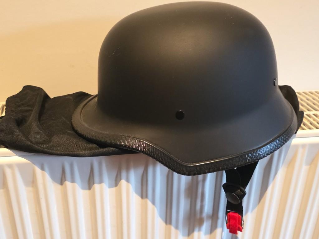 Duits model helm met snelsluiting Nieuw, Enlèvement ou Envoi, Neuf, sans ticket, L, Autres types