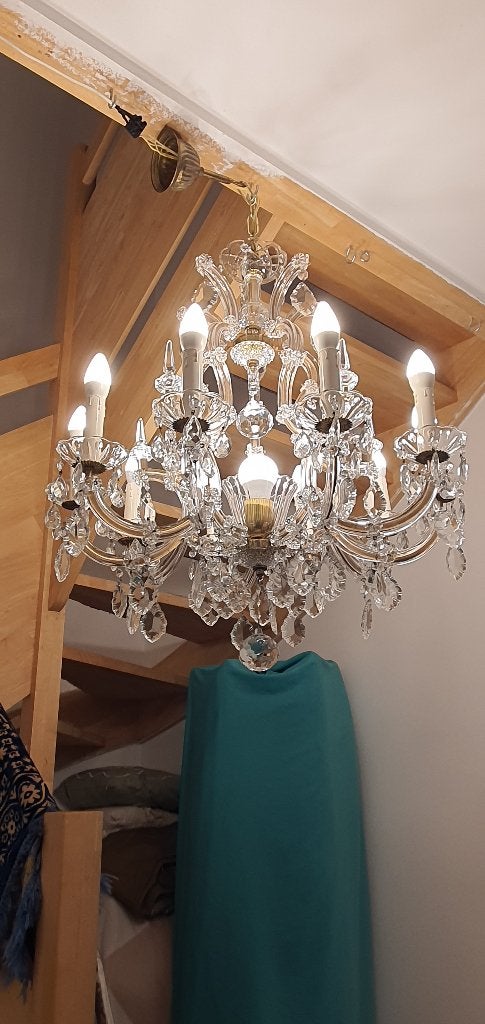 cristaux et lustre ancien, Enlèvement