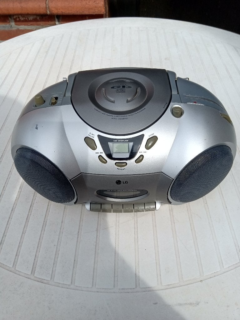 LG CD3230A, Enlèvement ou Envoi, Utilisé, Radio, Avec lecteur de CD