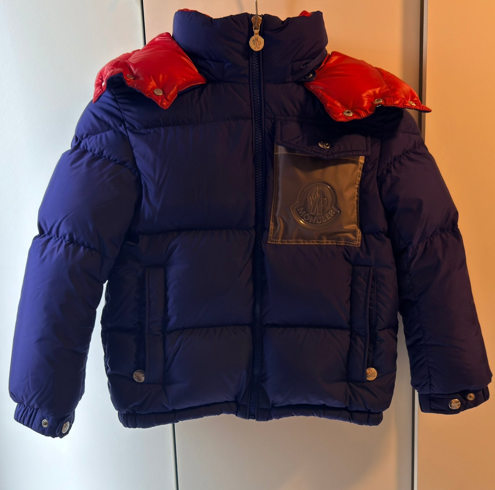 Moncler jas kinderen maat 128, Kleding | Heren, Jassen | Winter, Ophalen of Verzenden, Zo goed als nieuw