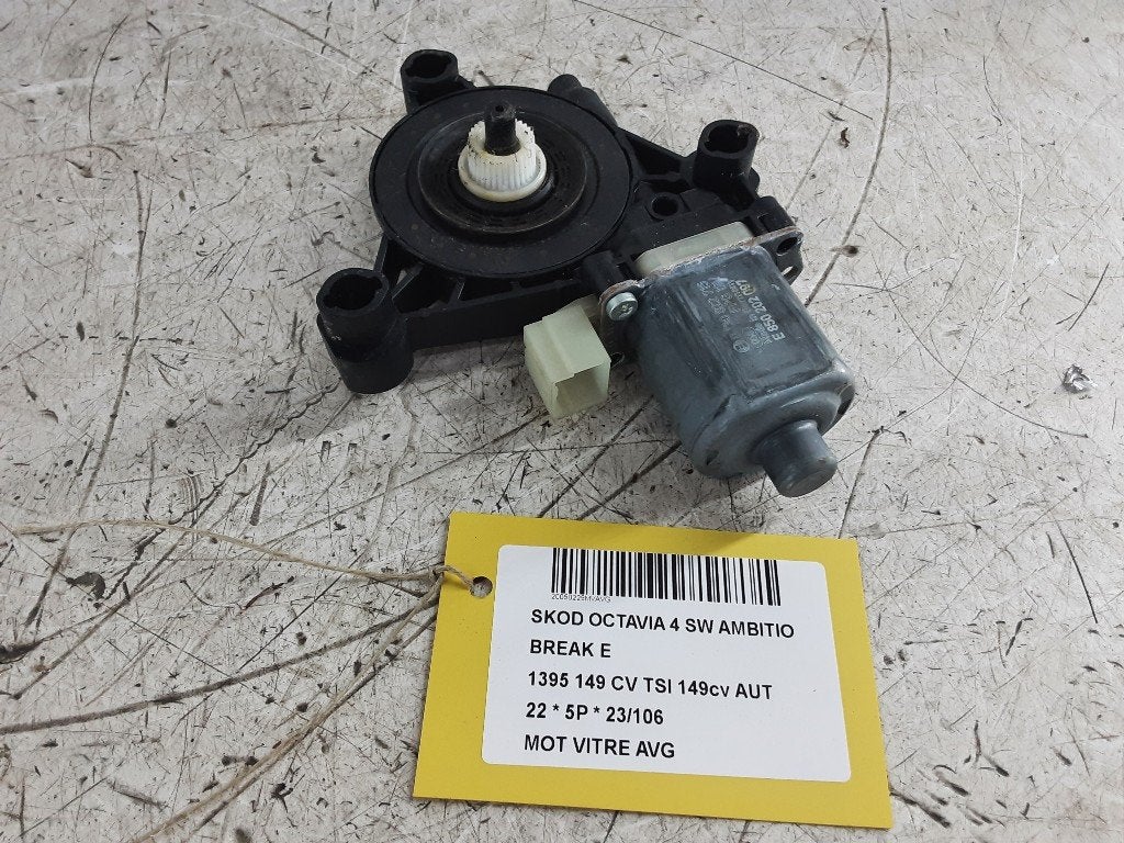 MOTEUR LEVE VITRE ELECTRIQUE AVANT GAUCHE Skoda (5Q0959801A), Utilisé, Info@skoda-auto.de, Skoda, Avant