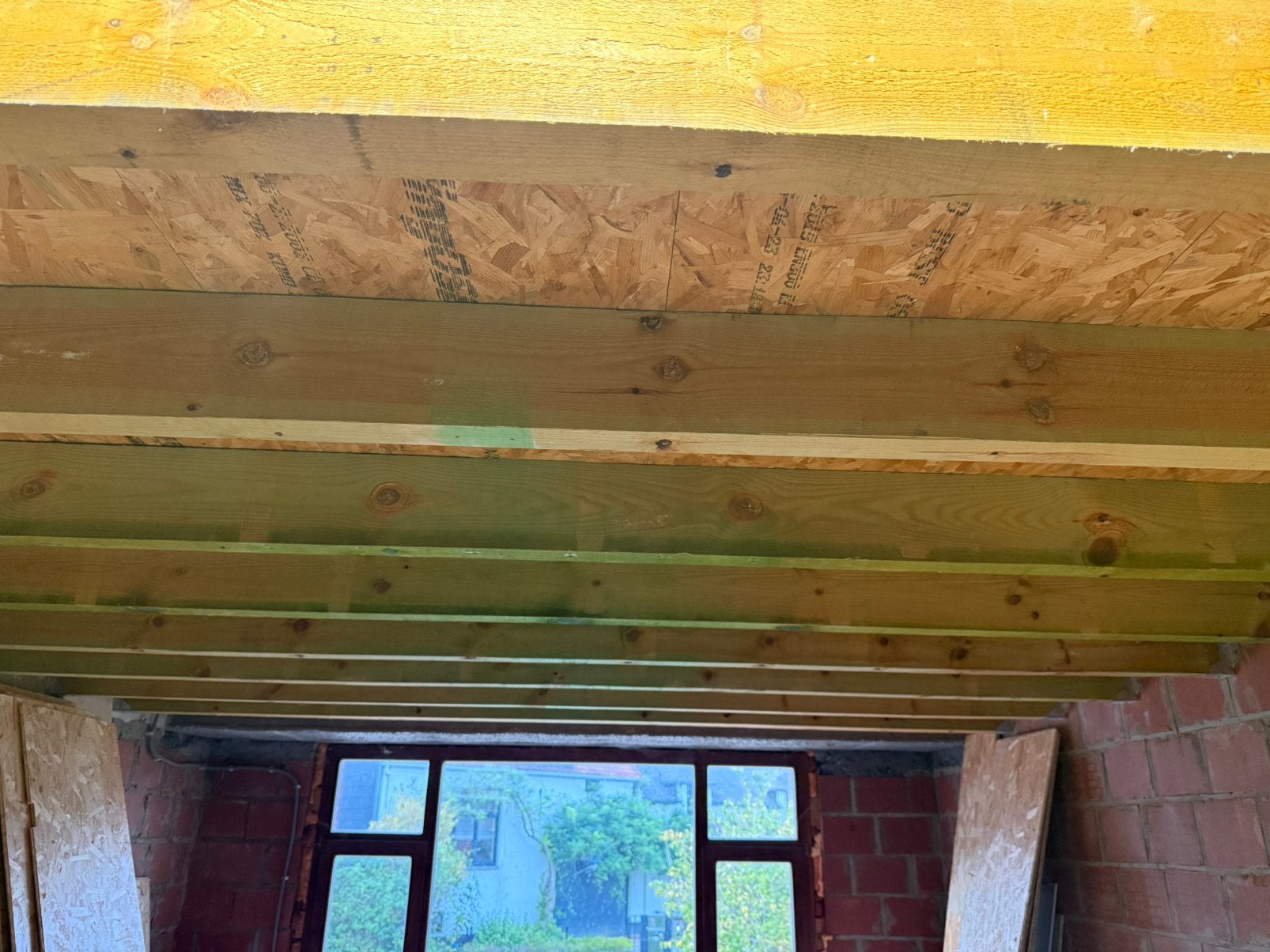 Complete vloer/perronkavel — OSB + balken, Doe-het-zelf en Bouw, Zo goed als nieuw, Balk, Overige houtsoorten, Ophalen