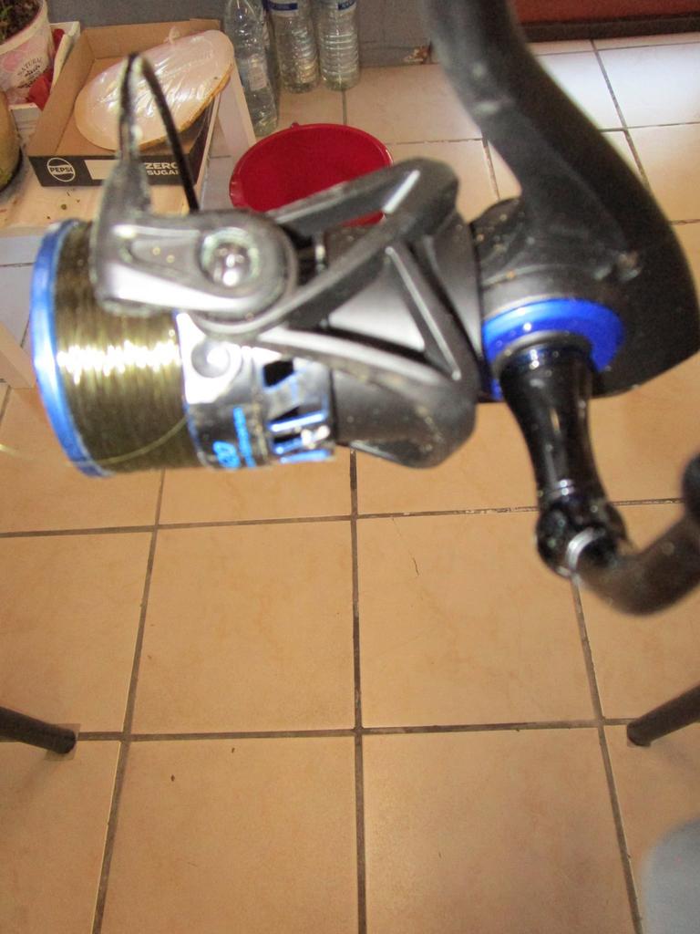 Feeder hengels met molen, Watersport en Boten, Hengelsport | Algemeen, Ophalen, Zo goed als nieuw, Werphengel