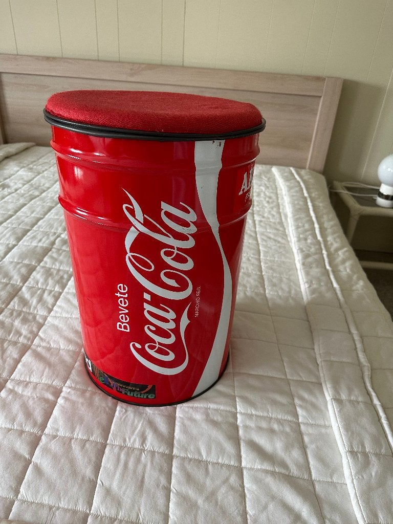 papierbak , of bak om op te zitten ... model COCA, Ophalen, Zo goed als nieuw