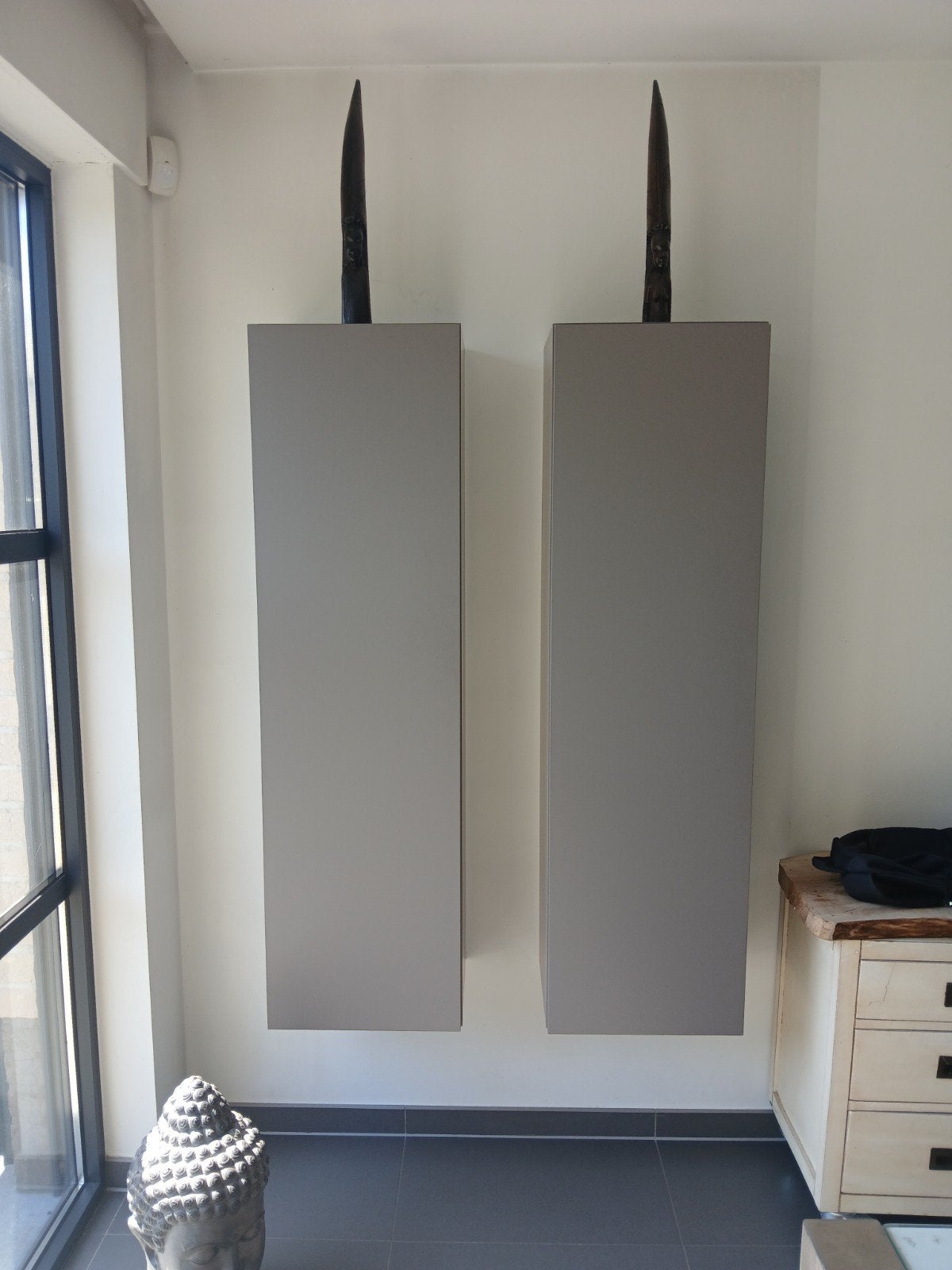 Kasten 2 x 140 x 40 x 32 diep cm en 1 x 150 x 22 x 32 diep., Antiek en Kunst, Ophalen