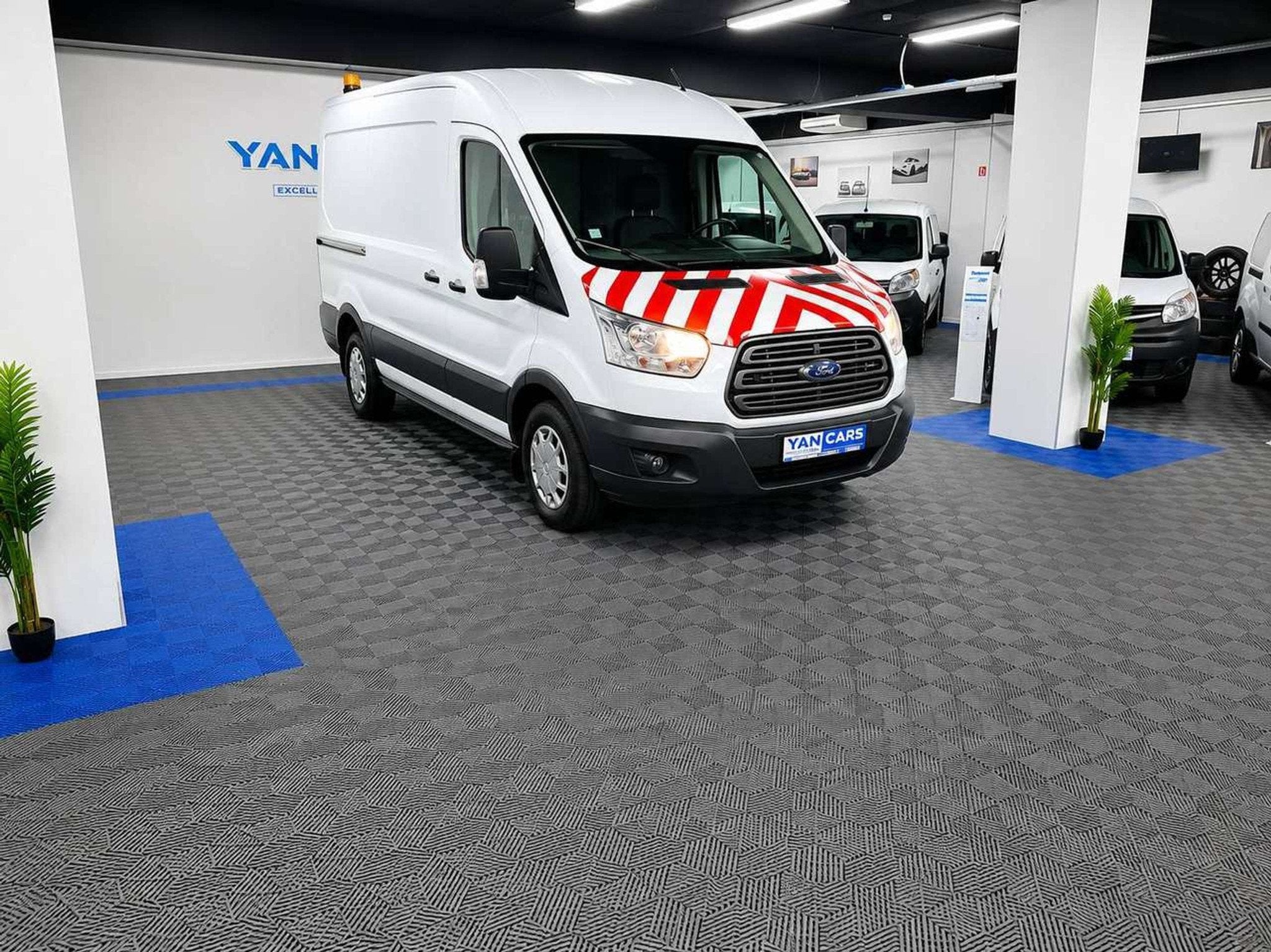 Ford Transit Webasto indépendant | Distri neuve | Écran nu, Auto's, Voorwielaandrijving, Gebruikt, 4 cilinders, Leder