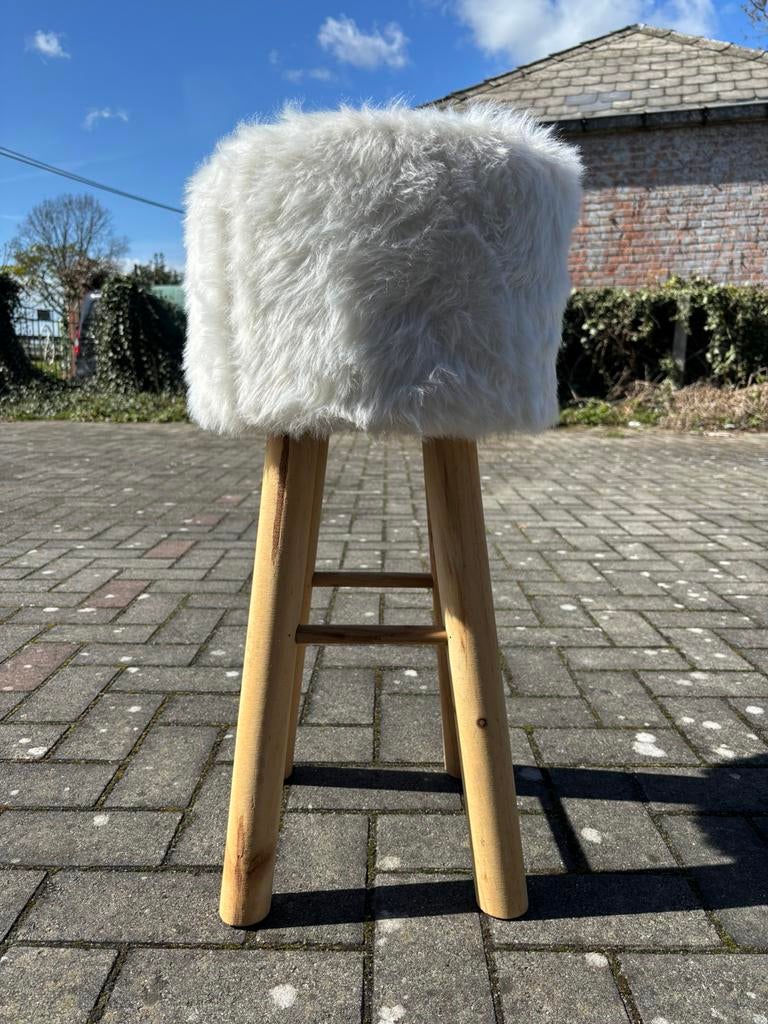 Witte poef, Enlèvement, Comme neuf