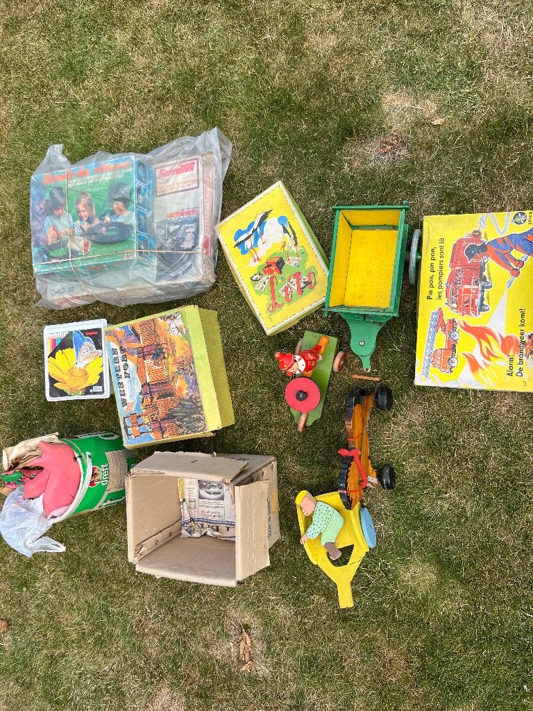 Lot oud speelgoed: racebanen, fort, poppen…, Verzamelen, Ophalen
