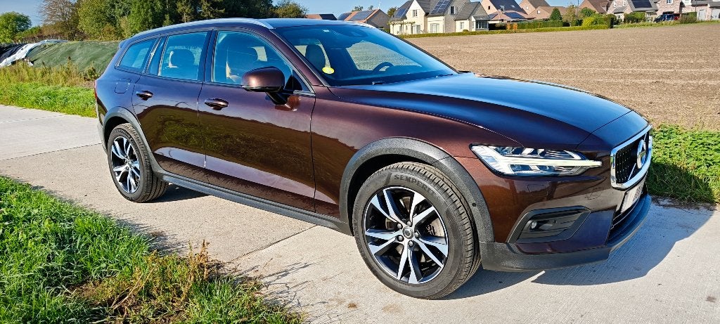 Volvo V60 Cross Country, Auto's, Automaat, Dealer onderhouden, 4 cilinders, Verwarmde buitenspiegels