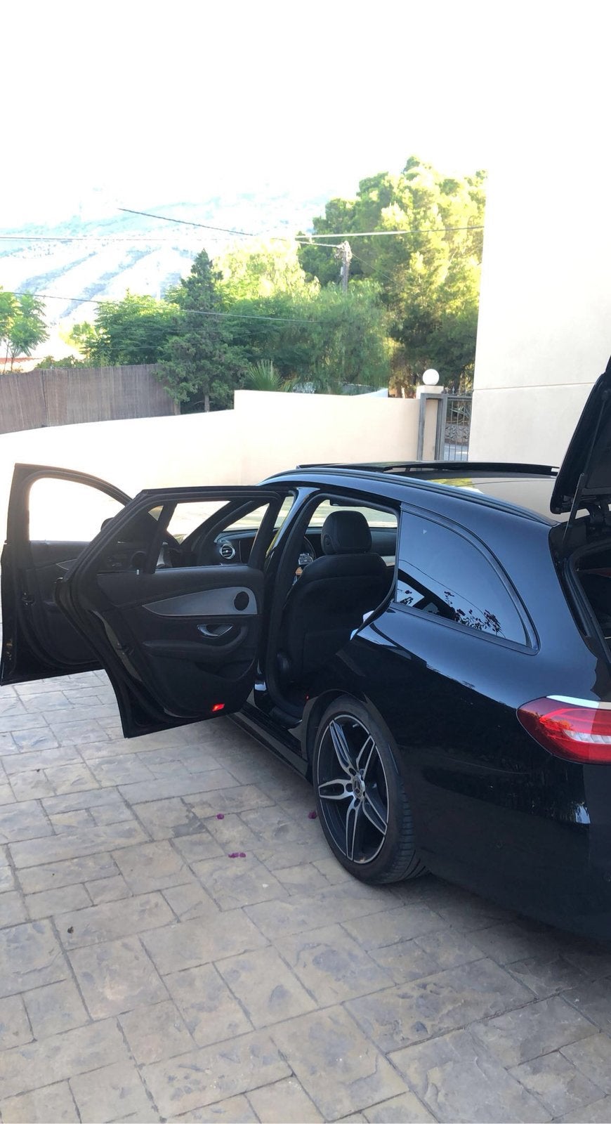Mercedes-Benz E220D full AMG night pakket, Pano, Widescreen, Auto's, Dealer onderhouden, 4 cilinders, Zwart, 5 deurs