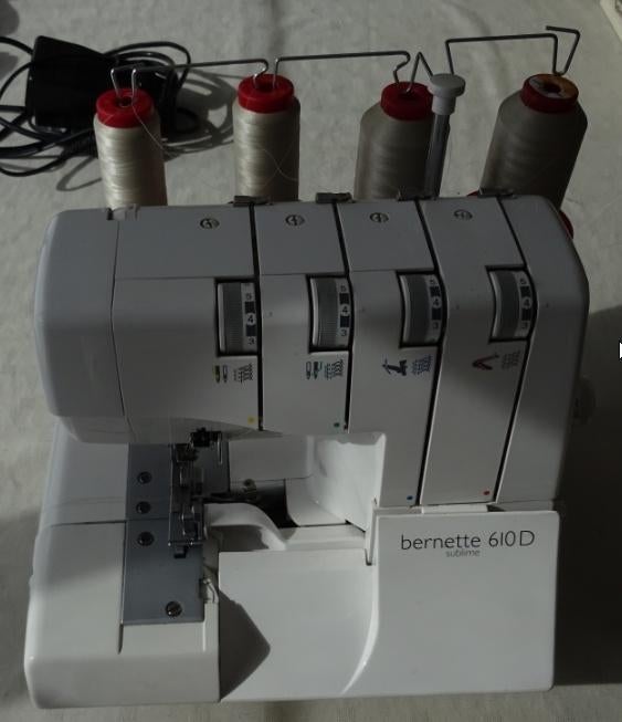 Surjetteuse BERNETTE 610D, Ophalen, Gebruikt, Bernina