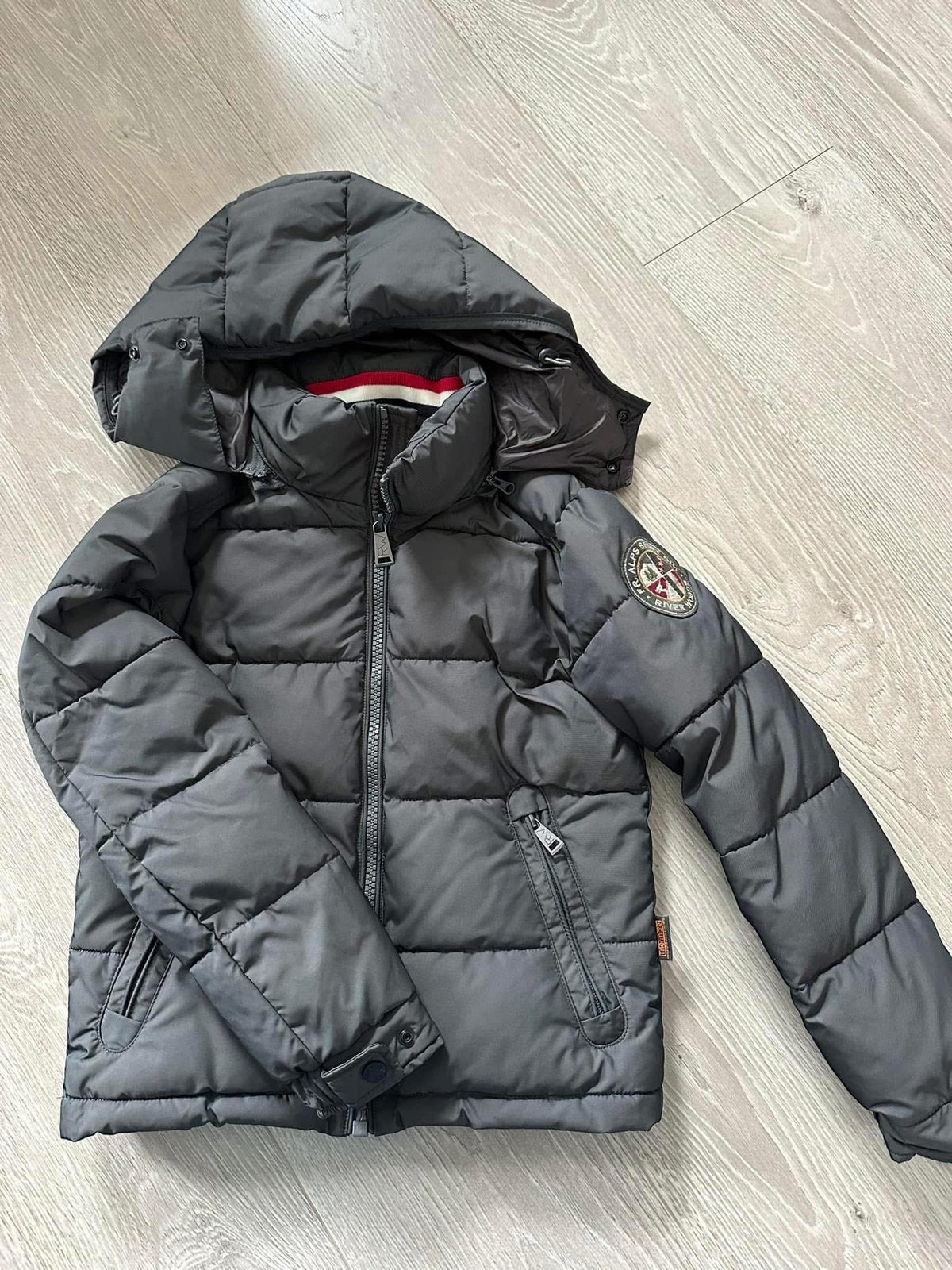 *River woods * nieuwe grijsgroene donsjas * maat 10, Ophalen of Verzenden, Nieuw