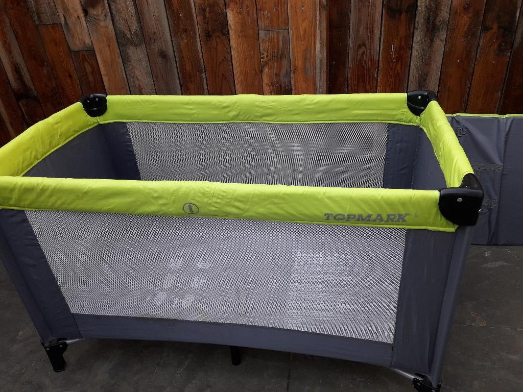 Opvouwbaar kinderbedje met aparte matras., Ophalen, Gebruikt, Matras