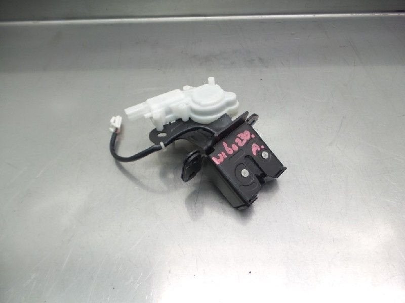 DIVERS VEROUILLAGE Mazda 3 Sport (BK) (01-2003/12-2009), Dhr. M. Roggen, Mazda, Stadsweg 37 37
9917 PV  WIRDUM GR., NL, Utilisé