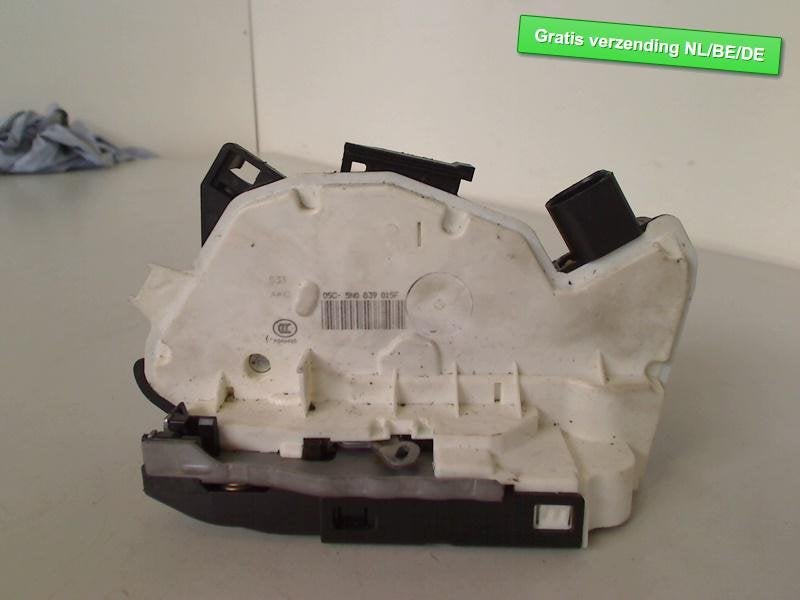 SERRURE DE PORTE ARRIÈRE GAUCHE Tiguan (5N1 / 2), Arrière, Volkswagen, Volkswagen AG, Utilisé