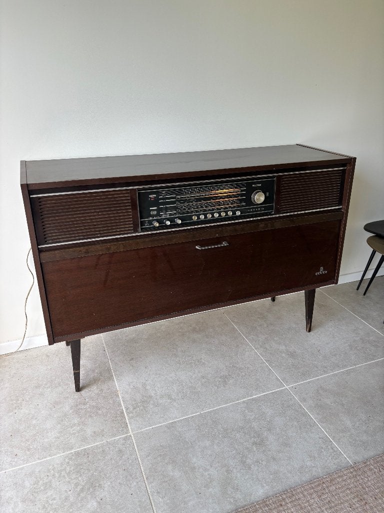 Retro radio meubel, Enlèvement