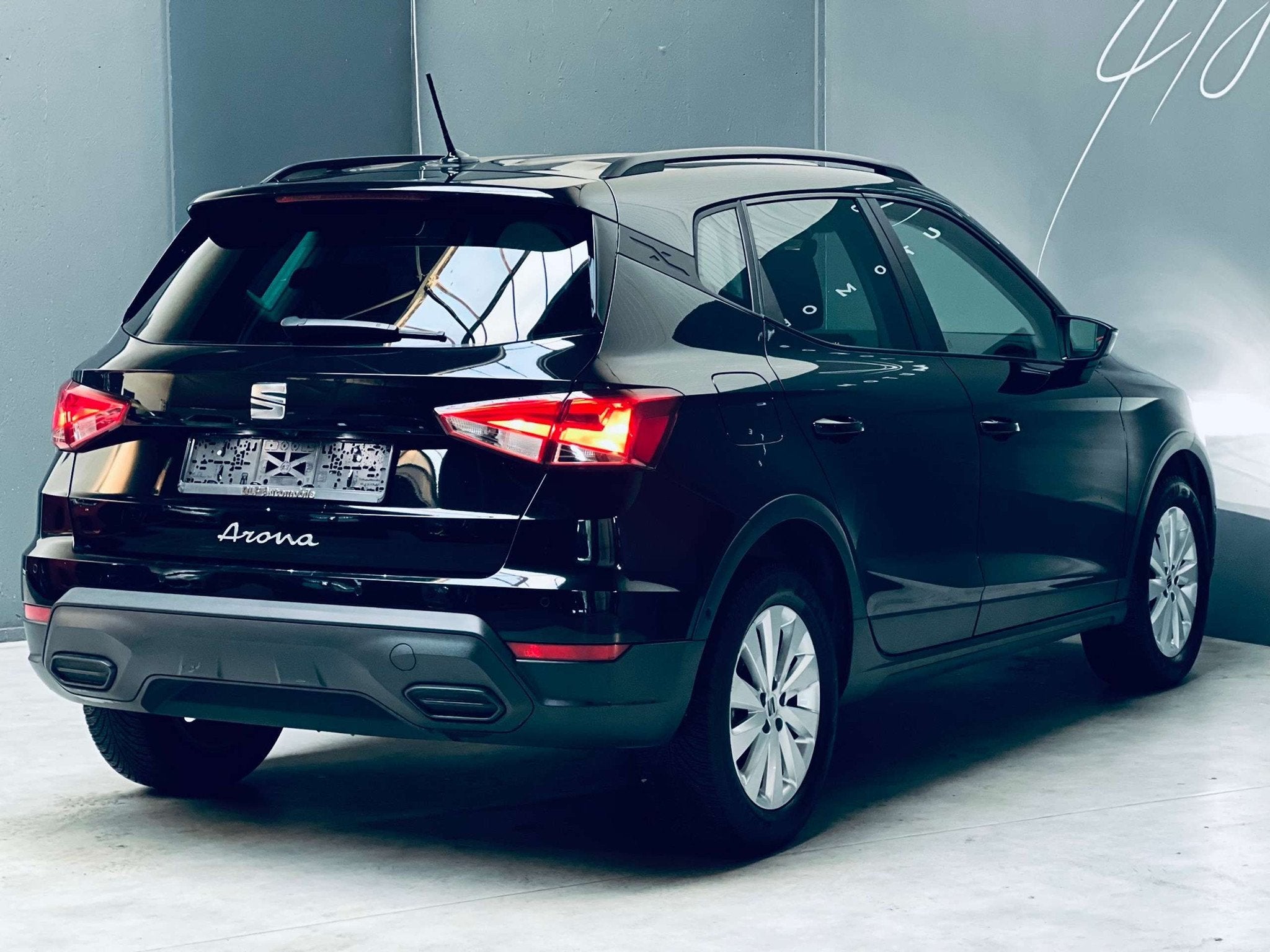 SEAT Arona 1.0 TSI *AUTOMATIQUE*CARPLAY*CAR’ET COMPLET*, Auto's, Gebruikt, Zwart, Bedrijf, 5 zetels