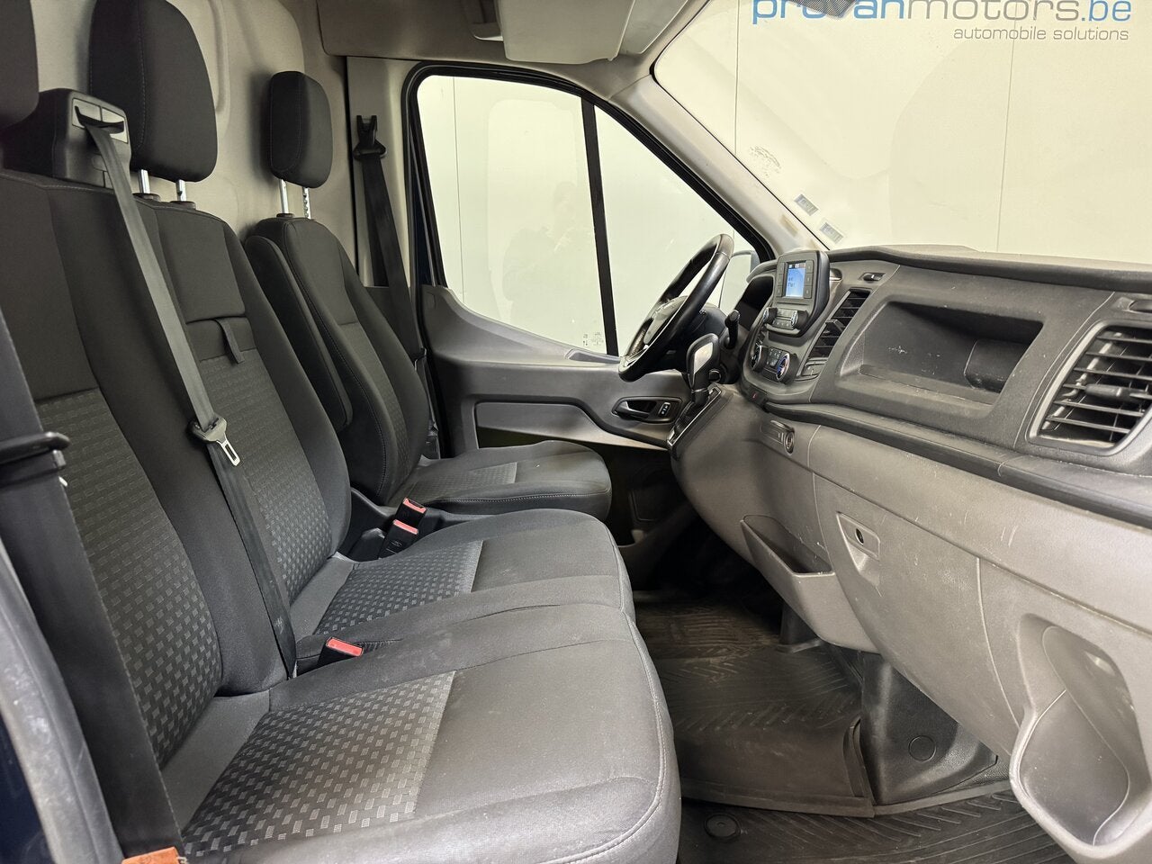 Ford Transit 2.0d Autom. L2H2 - 3pl - Lichte Vracht - Airco, 1995 cc, Euro 6, Grijs, Particulier